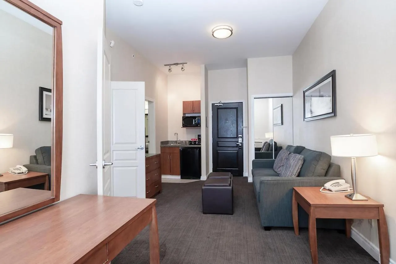 Sandman Hotel & Suites Calgary West 3*,