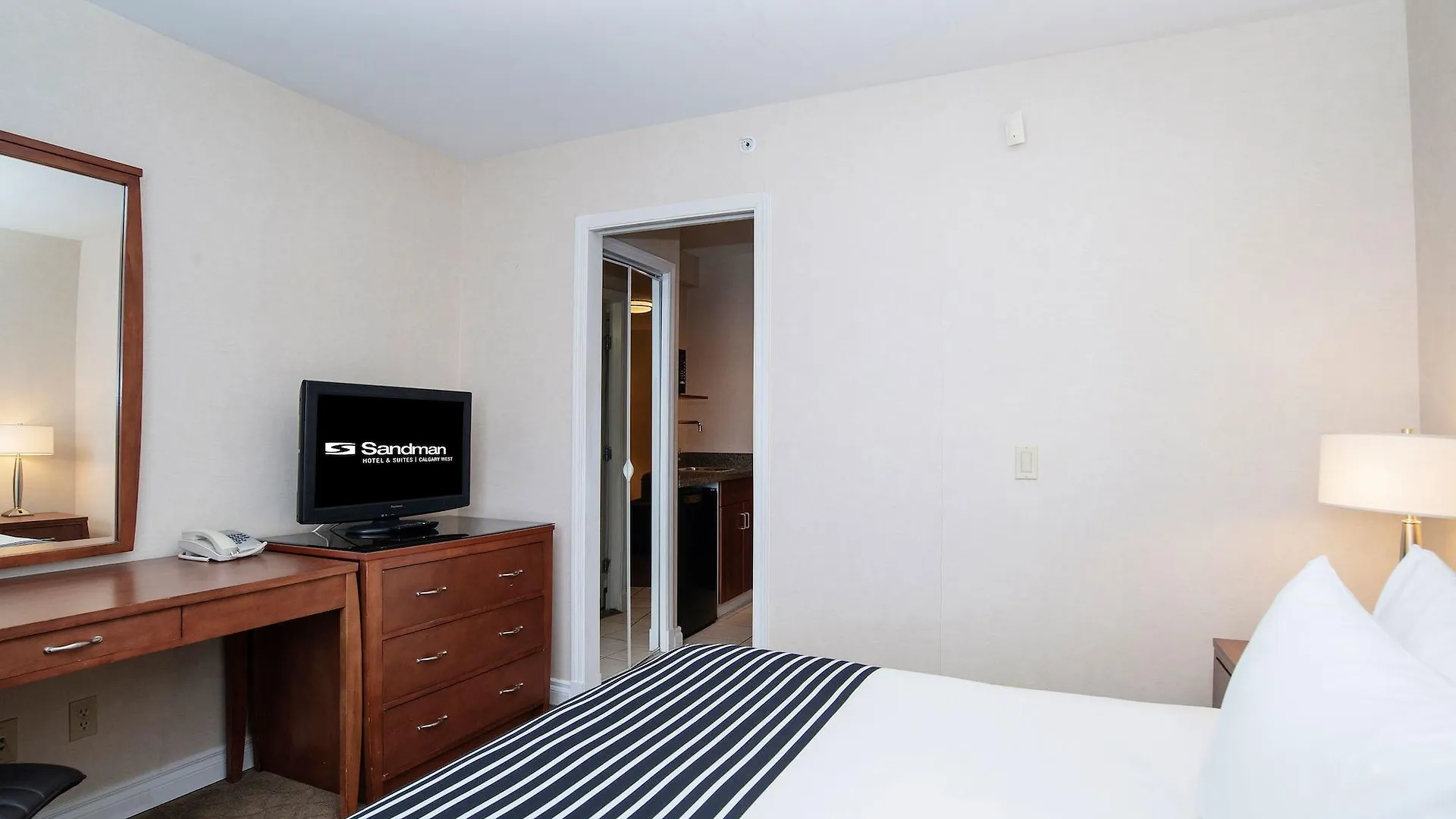 Sandman Hotel & Suites Calgary West