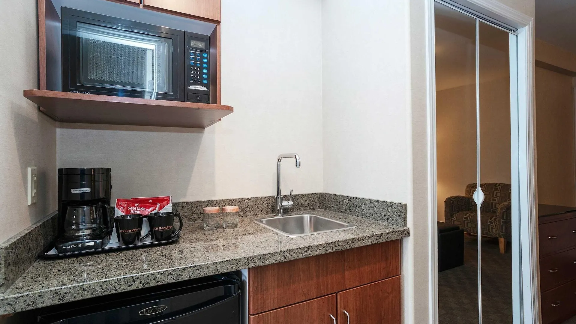 Sandman Hotel & Suites Calgary West