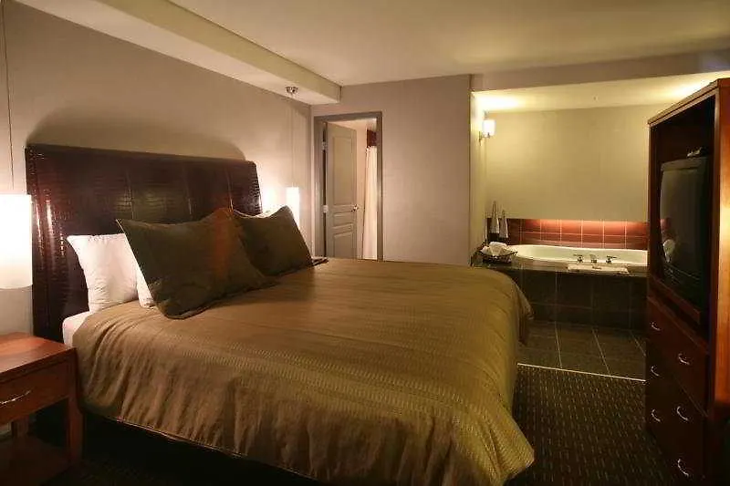 ***  Sandman Hotel & Suites Calgary West Canada