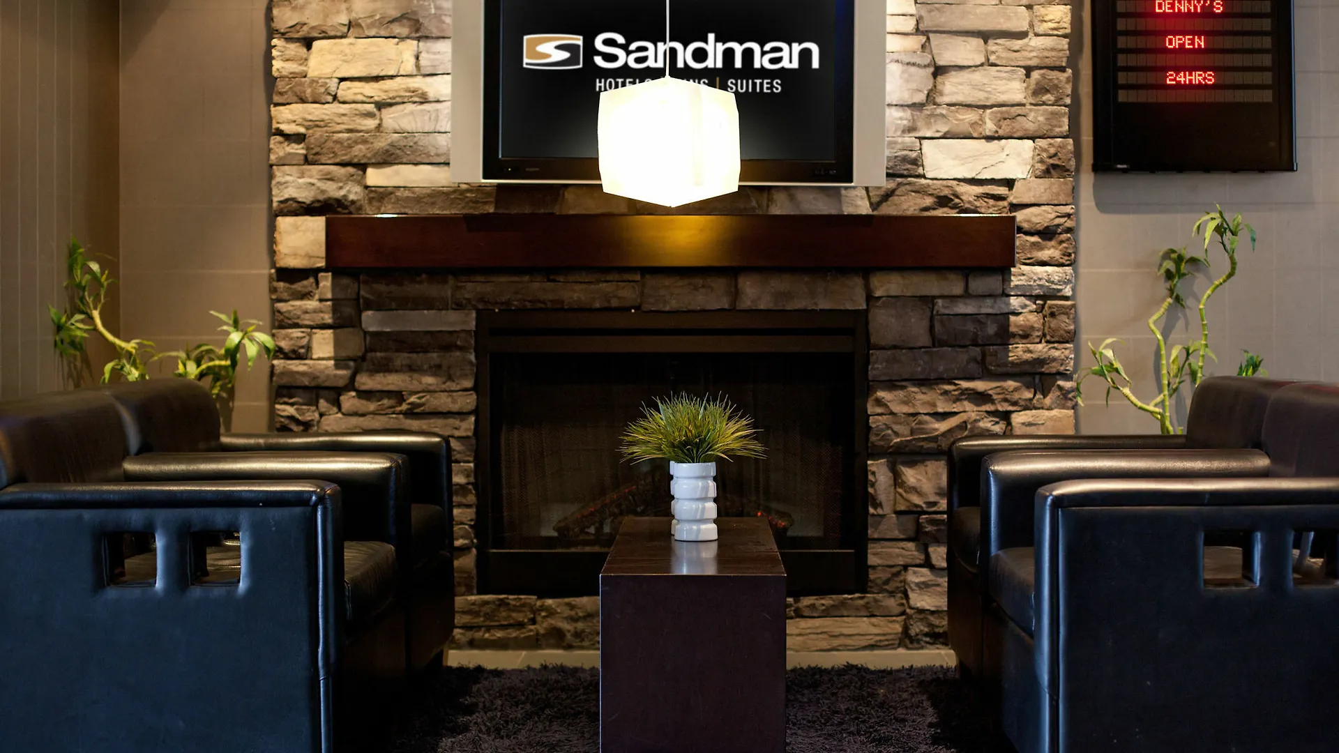 Sandman Hotel & Suites Calgary West