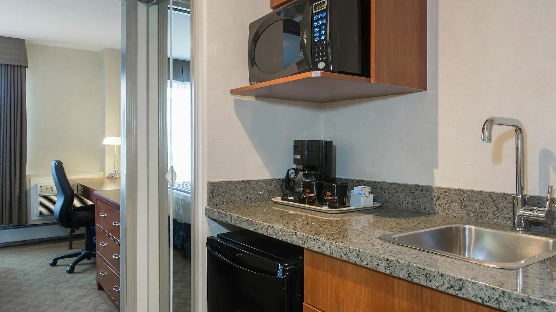 Sandman Hotel & Suites Calgary West