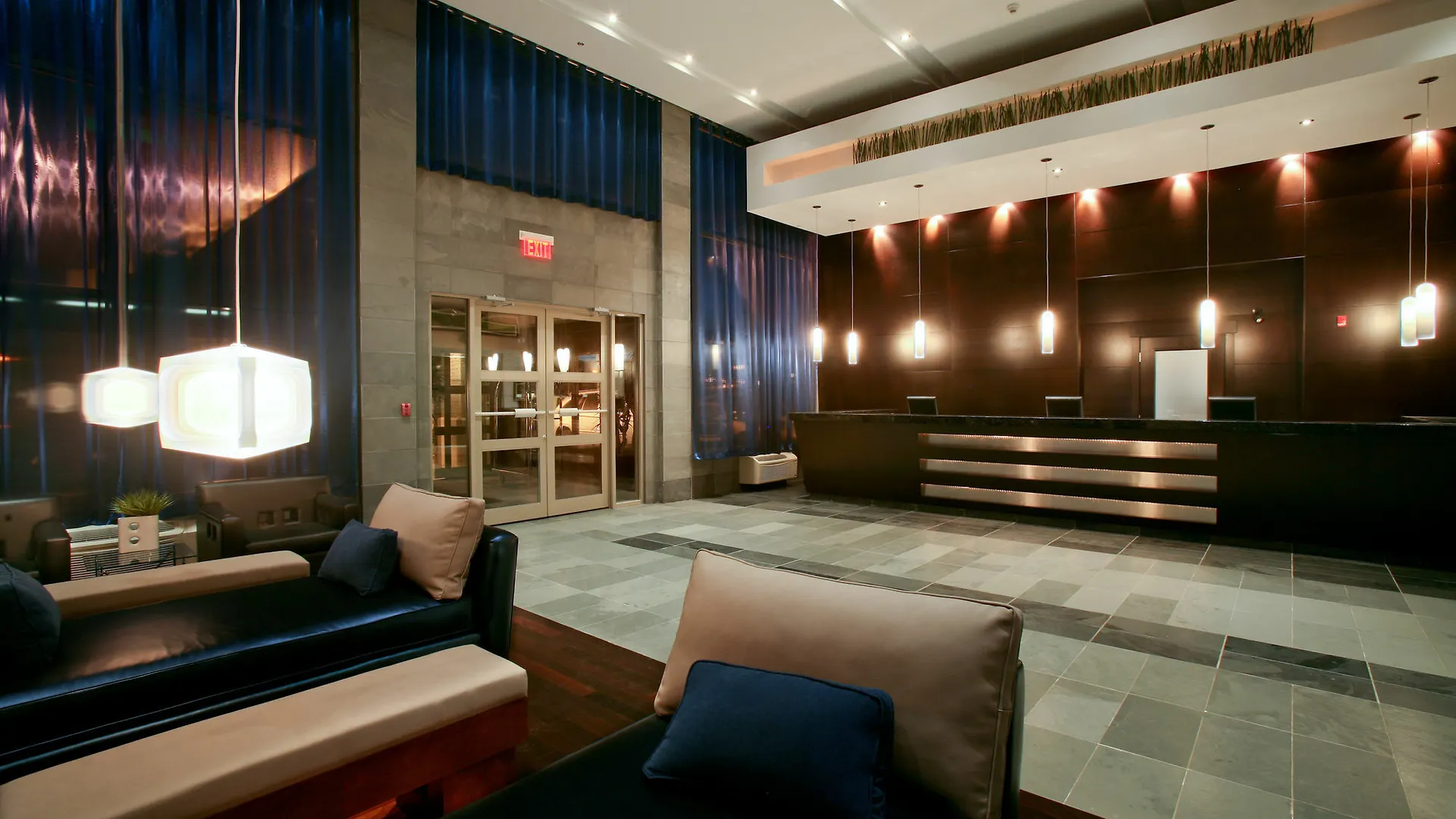 Sandman Hotel & Suites Calgary West 3*,